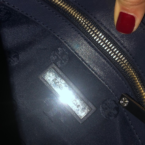 Tory Burch Blue Handbag! - Picture 4 of 7
